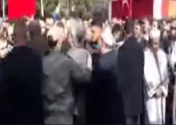 Şehit cenazesinde isyan: Protokol önümüze geçemez!
