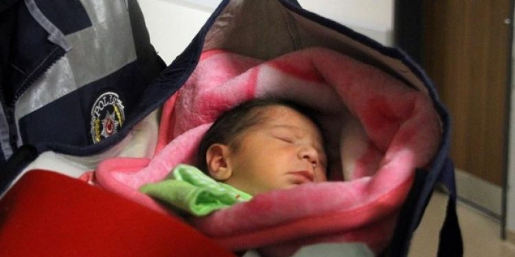 Şüpheli paketin  içinden bakın ne çıktı!