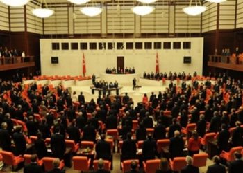 Meclis’te sahte oy pusulası krizi