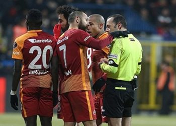 Galatasaray: Cüneyt Çakır hakemliği bıraksın