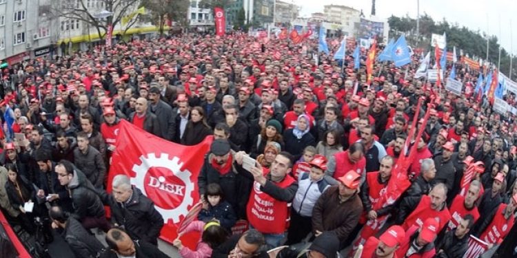 Grev yasağına direndiler kazandılar!