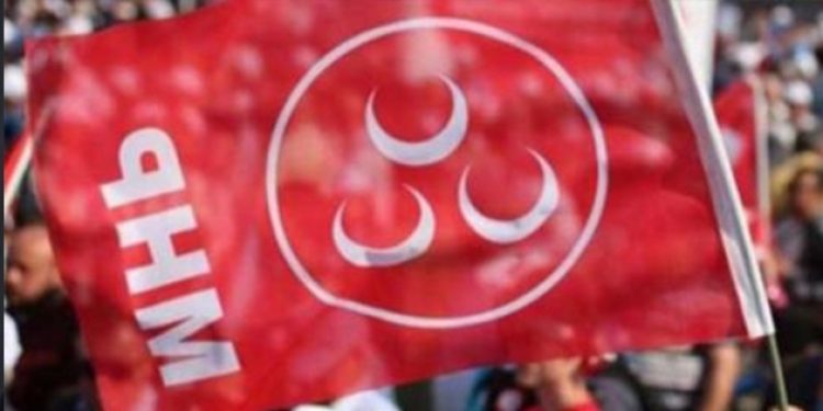 Bahçeli’yi yerden yere vurup istifa etti