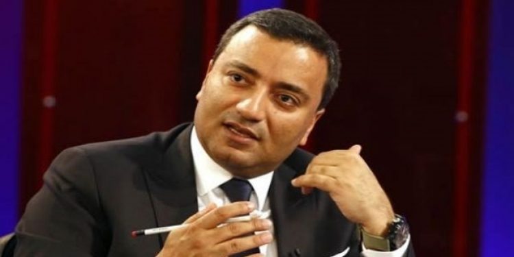 Egemen Bağış konuştukça batıyor