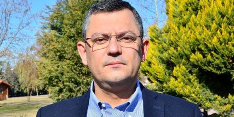 AKP anayasa paketini neden mecliste bekletiyor?