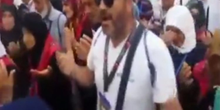 Kabe’de Rezalet!: Kafirlere karşı, evet diyoruz Ya Rabbi