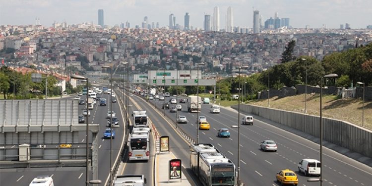 Metrobüs kazası… Seferler durdu