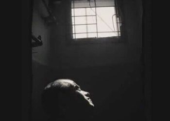 İki çocuğuyla zulme yiğitçe direnen Anadolu kadını