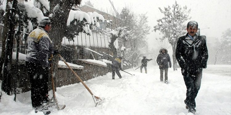 Yoğun kar yağışı uyarısı: 20 santimi geçecek