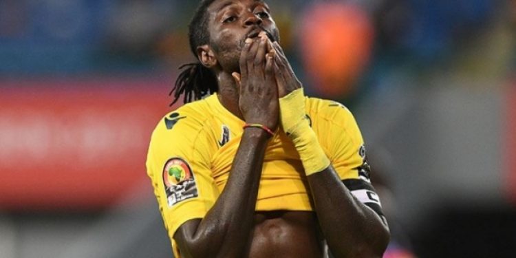 Adebayor Türkiye’de! Resmen imzaladı