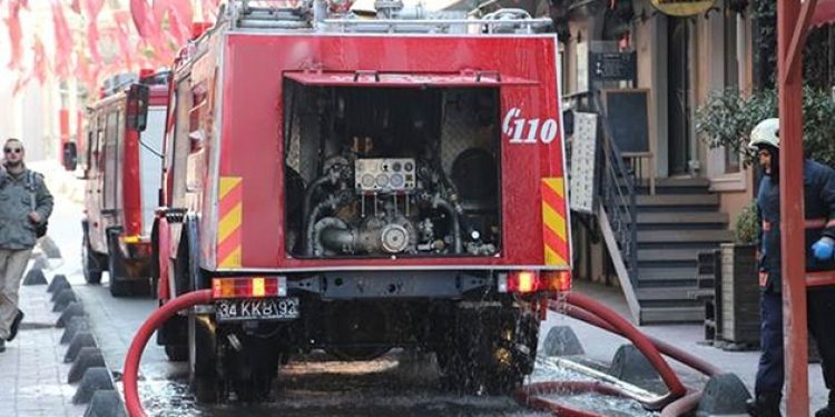 İstiklal’de yangın paniği