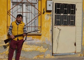 Devlet sizlere ömür, vatandaş silahlı nöbette!