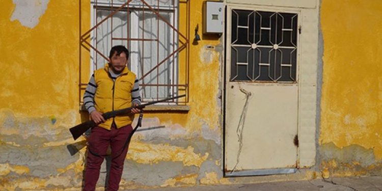 Devlet sizlere ömür, vatandaş silahlı nöbette!