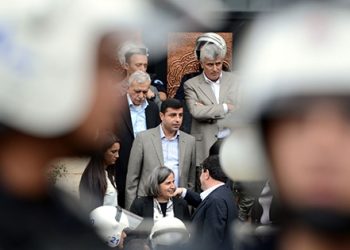 Selahattin Demirtaş’a 142 yıl!