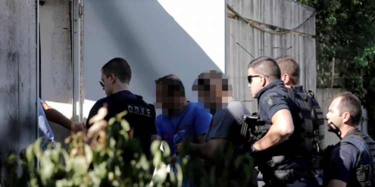 Yunanistan’daki askerlerle ilgili yeni karar