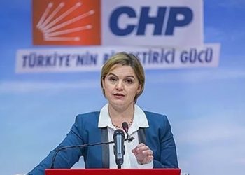 Birşeylerden korkuyorlar