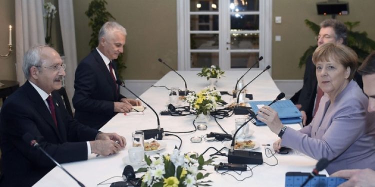 Merkel Kılıçdaroğlu’na o röportajı sordu!