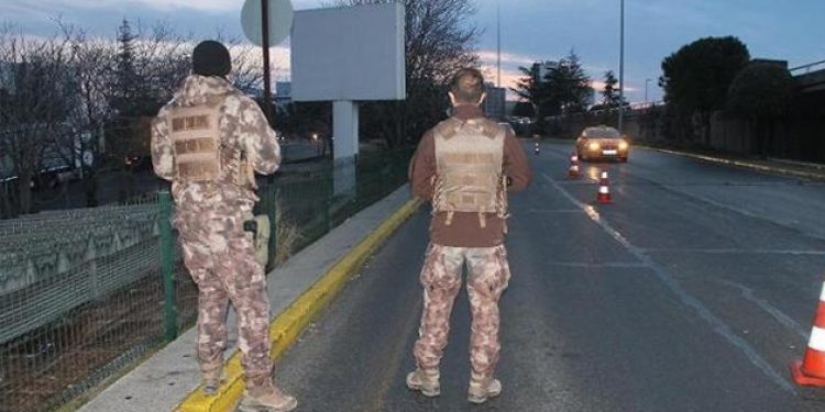 Havalimanında minibüs paniği