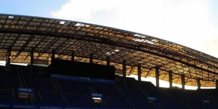 Çatı çöktü maç iptal!