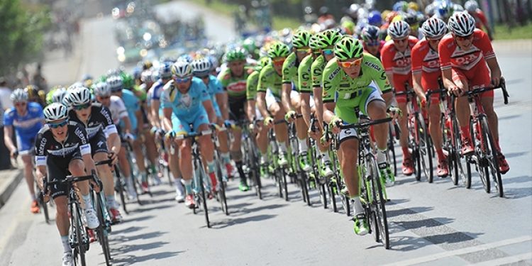 Ellerine yüzlerine bulaştırdılar!