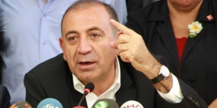 Gürsel Tekin’in iftirasını arşiv affetmedi