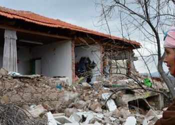 Çanakkale beşik gibi sallanıyor!