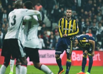 Van Persie’nin çirkin hareketine ödül!