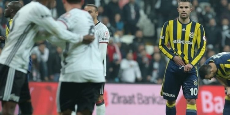 Van Persie’ye ceza yok