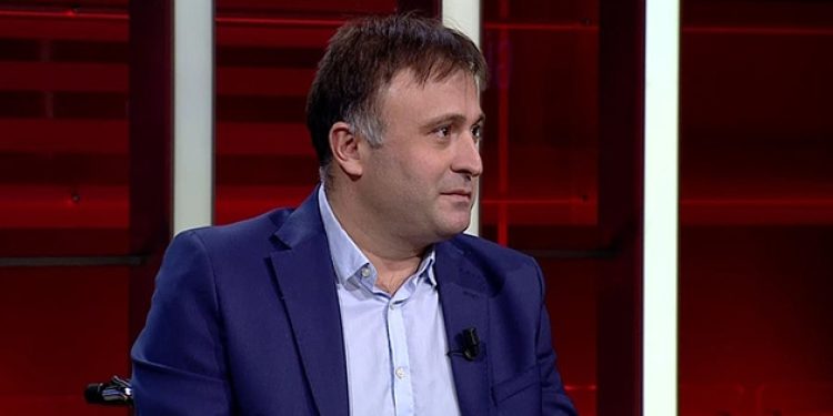 Aydın Doğan “Başkanlığa hayır” diyen yazarı kovdu!