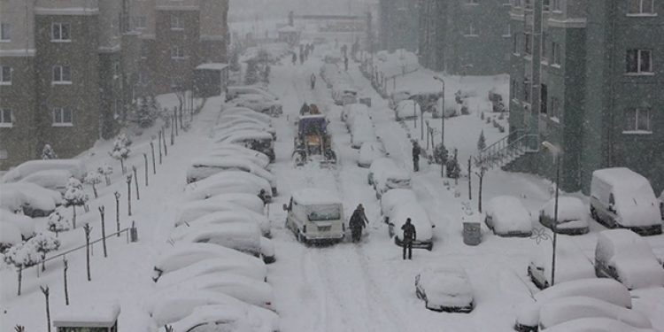 Meteoroloji tarih verdi: Kar geliyor