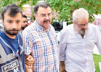“40 yıllık Yağmur Mobilya’yı bitirdiniz”