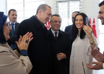 Kim biat ederek cebini doldurmak ister?