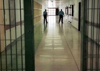 Ayağı kesilmekten kurtuldu büyük ameliyat geçirdi hala tutuklu!