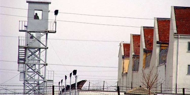 Eşini ziyarete ilk kez gidiyordu tutuklandı!