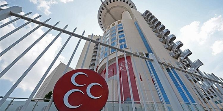 MHP’de 4 isim disipline!