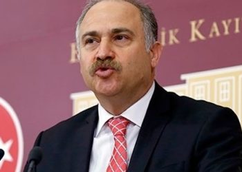 ‘Erdoğan ve hükümet zorda kıvranıyor’