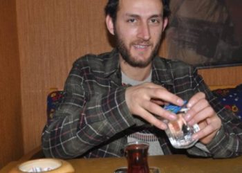 “Polis gözaltında beni bıçakladı”