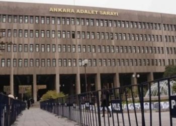 15 Temmuz davasında 48 öğrenciye tahliye