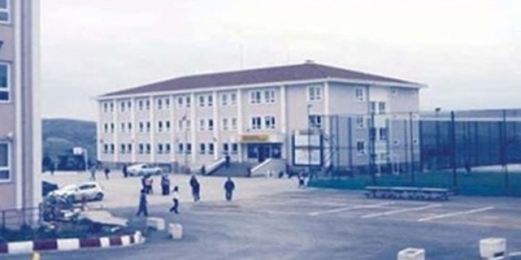 100 öğrenciye taciz ettiği iddia edilen müdür serbest bırakıldı!