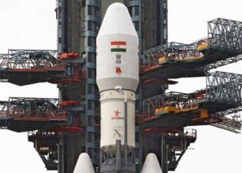 Bir roketle 104 uydu gönderdiler