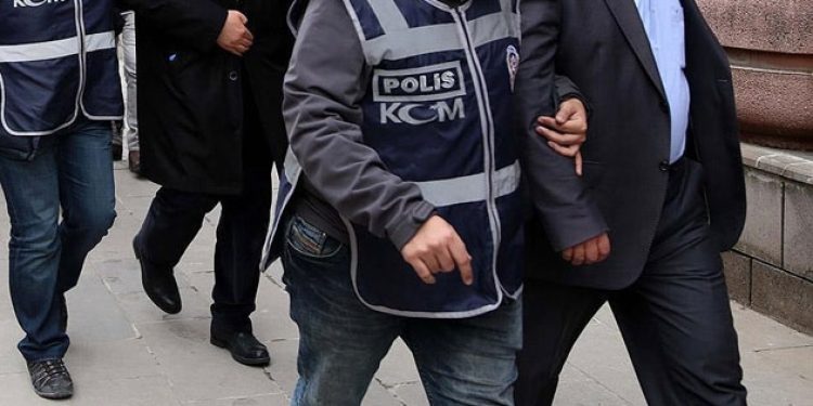 İki belediye başkanına milyar dolarlık operasyon