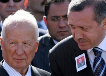 Erdoğan umrede de Kenan Evren’i kopyaladı