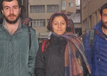 Öğrencilerin burslarını kestiler!