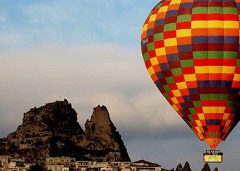 Hava balonu yere çakıldı: 1 ölü