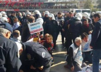 İşlerini geri istediler: 32 gözaltı