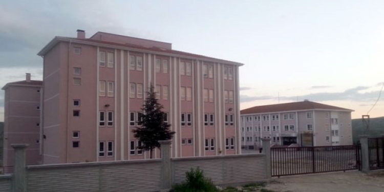 Cinsel istismarla suçlanan müdür tutuklandı!