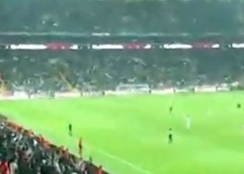 Beşiktaş taraftarından İzmir Marşı