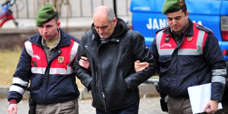 Ünlü yönetmen hırsızlıktan tutuklandı