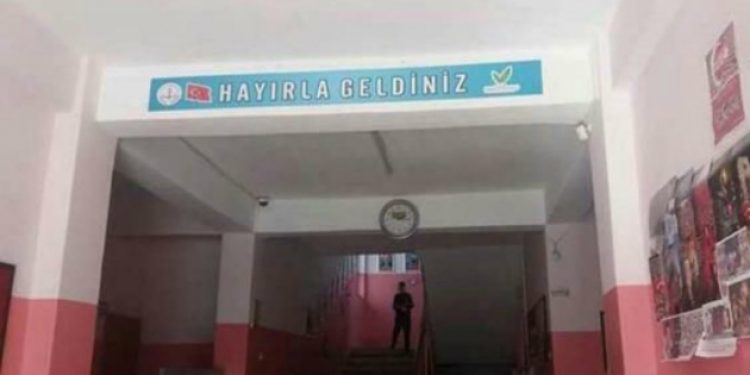 Hayır korkusu: ‘Hayırla geldiniz’ tabelası gitti