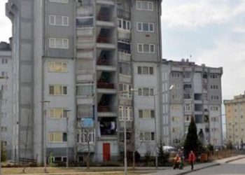 ​TOKİ apartmanındaki asansör mühürlendi; engelliler 8 aydır dışarı çıkamıyor!