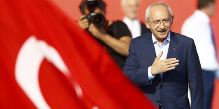 “3 asker şehit oldu o manşeti attırdılar”